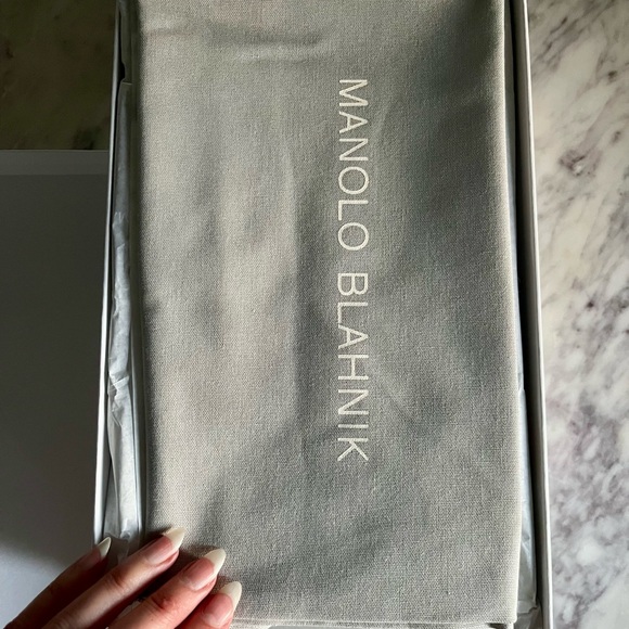 Manolo Blahnik Muluka Leather Mules - Picture 7 of 11